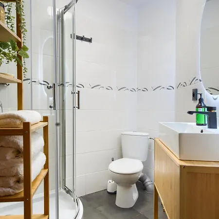 Daire Cosy And Stylish - Odyssey Flat Legnica